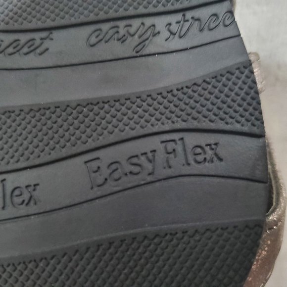 Easy Street Amaze Gladiator Heeled Sandals Pewter Metallic Silver Size 9… - Picture 4 of 11